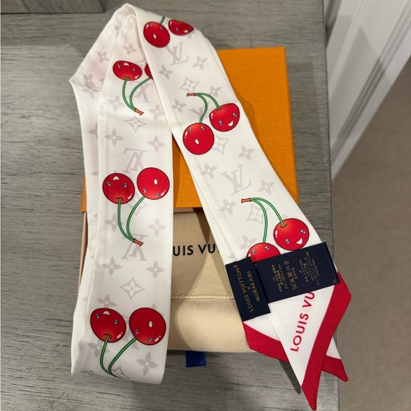 Louis Vuitton x Murakami Cerises Cherry White Bandeau Silk Scarf- NIB - Picture 3 of 7